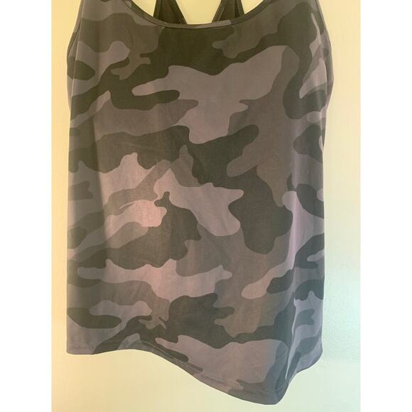 OLD NAVY ACTIVE Women’s GoDry Camo Athletic Top / Size: Large - Picture 6 of 9